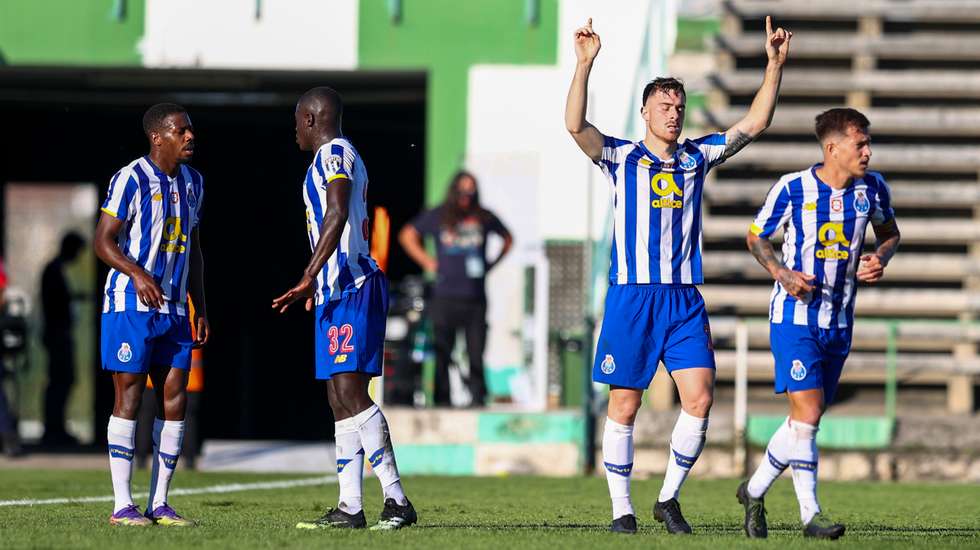 GD Fabril Do Barreiro v FC Porto - Portuguese Cup