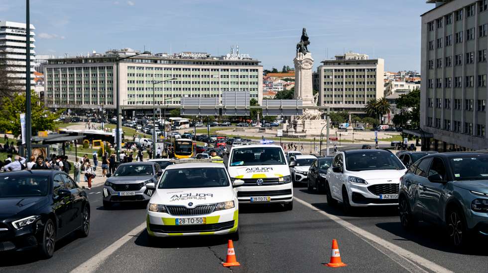 Apagão provocou o caos no trânsito em Lisboa, com semáforos apagados