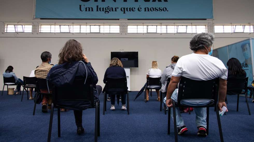 Às 10h15 de esta quinta-feira, já online, a plataforma ainda não apresentava informação de tempo de espera para mais de 130 postos de vacinação no país