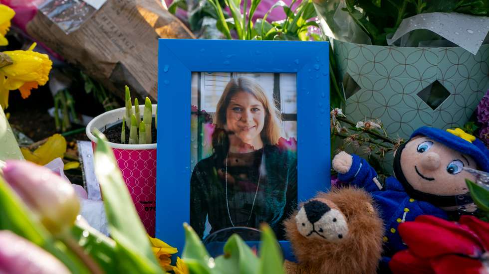Sarah Everard, 33 anos, gestora de marketing, foi morta por um agente da polícia que fingiu estar de serviço em Londres, em março