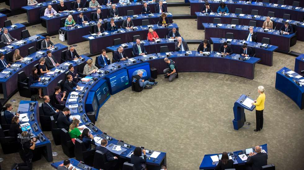 A Sonae opera principalmente no setor retalhista alimentar e não alimentar, enquanto o Bankinter Consumer Finance opera no setor da banca de retalho