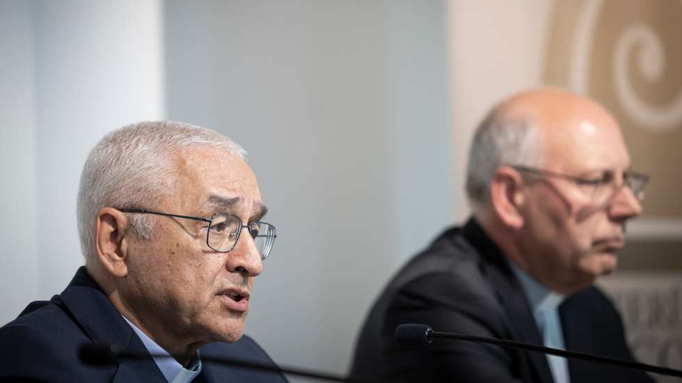 A celebração é presidida pelo presidente da Conferência Episcopal, D. José Ornelas, e concelebrada por todos os bispos portugueses