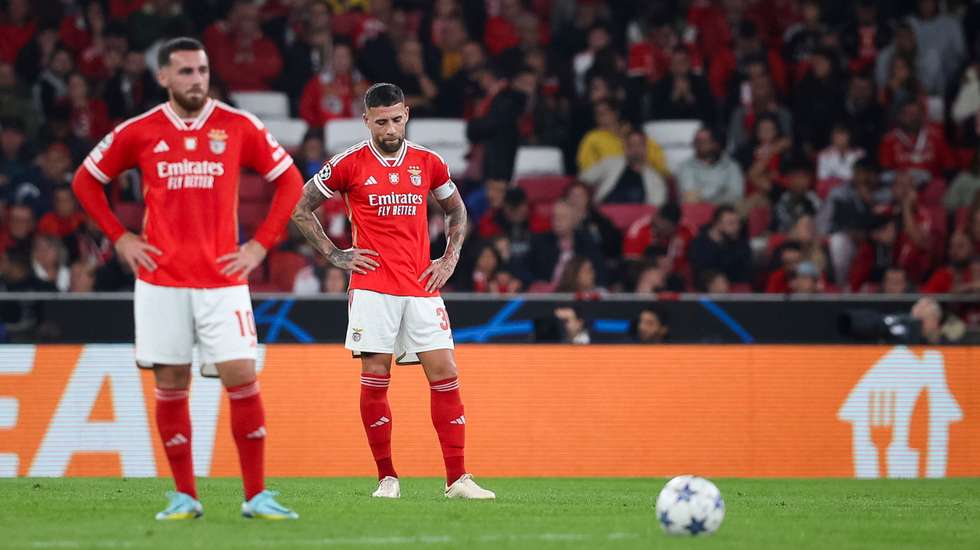 Roger Schmidt tentou mexer no jogo ao intervalo com a entrada de Kökçü mas Benfica não conseguiu evitar derrota frente à Real Sociedad