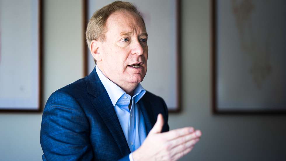 Brad Smith trabalha na Microsoft desde 1993. Começou na área legal da empresa e atualmente é presidente da empresa