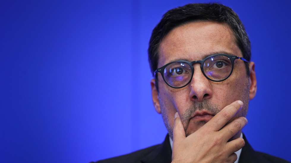 Conferência de imprensa do Ministro das Finanças, Fernando Medina, após a entrega do Orçamento do Estado para 2022 ao Presidente da Assembleia da República, Augusto Santos Silva, no Ministério das Finanças com Sofia Batalha (Secretário de Estado do Orçamento), António Mendonça Mendes (Secretário de Estado dos Assuntos Fiscais) e João Nuno Mendes (Secretário de Estado do Tesouro). Lisboa, 13 de Abril de 2022. FILIPE AMORIM/OBSERVADOR