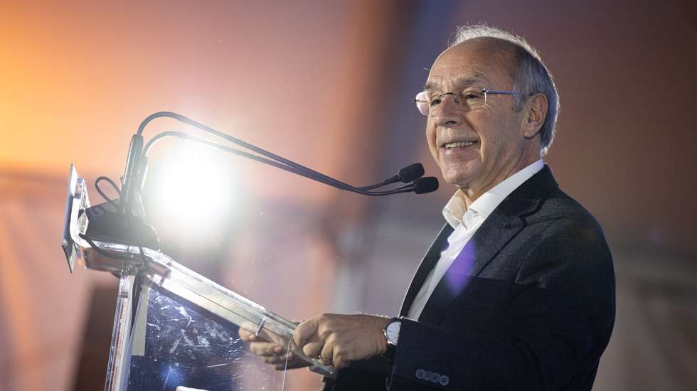 Segundo Luís Marques Mendes, a "negligência" da ação governativa determinou a retenção de "um pagamento do PRR de 2,775 mil milhões de euros"