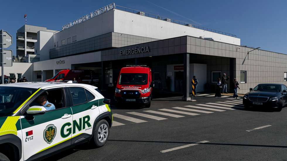 Foram mobilizados para o local 42 operacionais dos bombeiros, do INEM, da GNR e da Proteção Civil