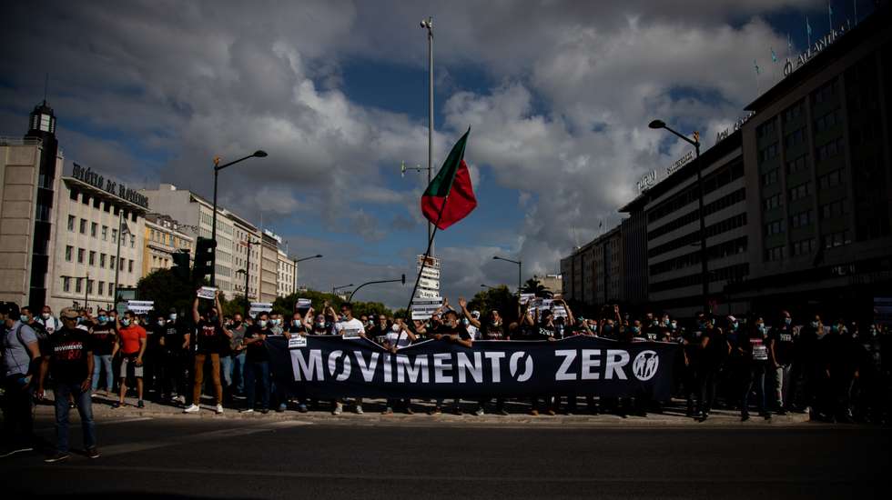 Algumas centenas de elementos da PSP e da GNR pertencentes ao Movimento Zero protestaram na segunda-feira durante cerca de 11 horas