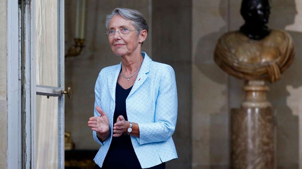 Élisabeth Borne chegou a estar internada por causa da Covid-19