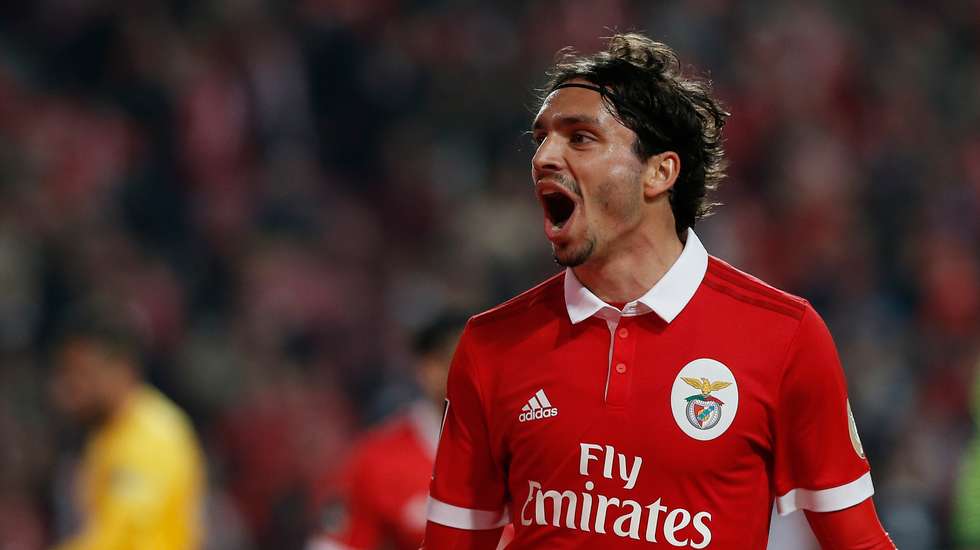 Benfica v Estoril - Primeira Liga