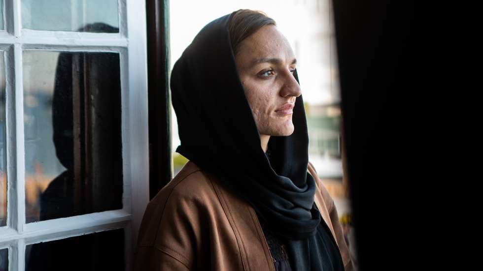 "No meu país, nós gritamos para termos escolas, comida, segurança, humanidade e dignidade. No Afeganistão, as mulheres manifestam-se frente aos talibãs, um grupo terrorista que derrotou quarenta países de todo o mundo, demonstrando coragem, mas o mundo não nos apoia da mesma forma como apoia a luta no Irão", lamenta