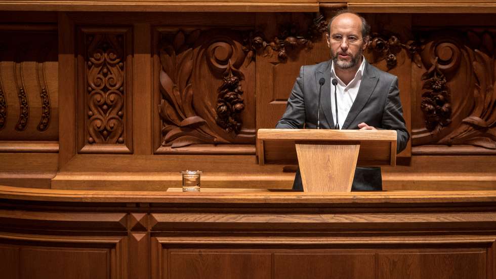 Segundo dia de debate e votação do Orçamento do Estado (OE) para 2022, na Assembleia da República. Rui Tavares, líder do partido LIVRE Lisboa, 29 de Abril de 2022 TOMÁS SILVA/OBSERVADOR