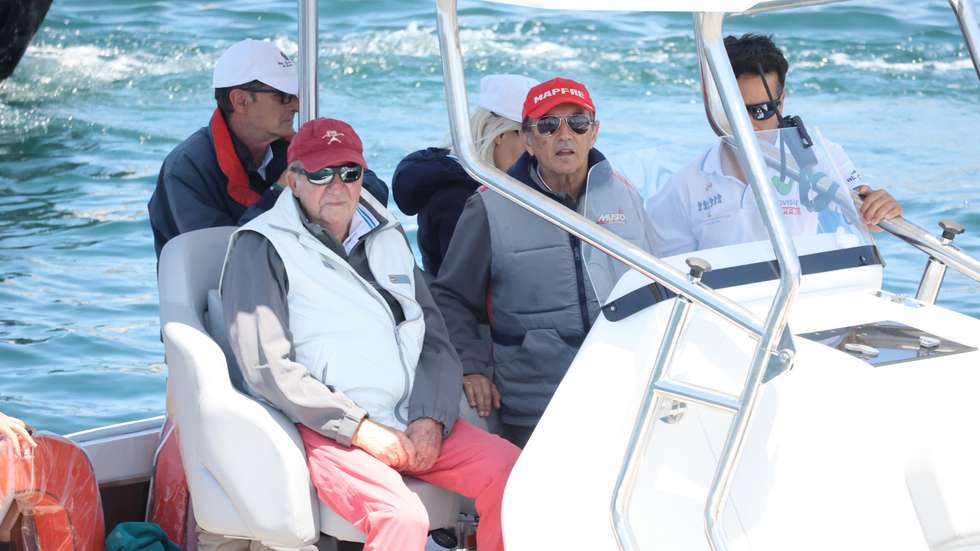 Perante a retaliação do Irão aos ataques protagonizados pelos EUA e Israel, o ex-monarca cancelou a habitual presença na regata de Sanxexo, na Galiza,
