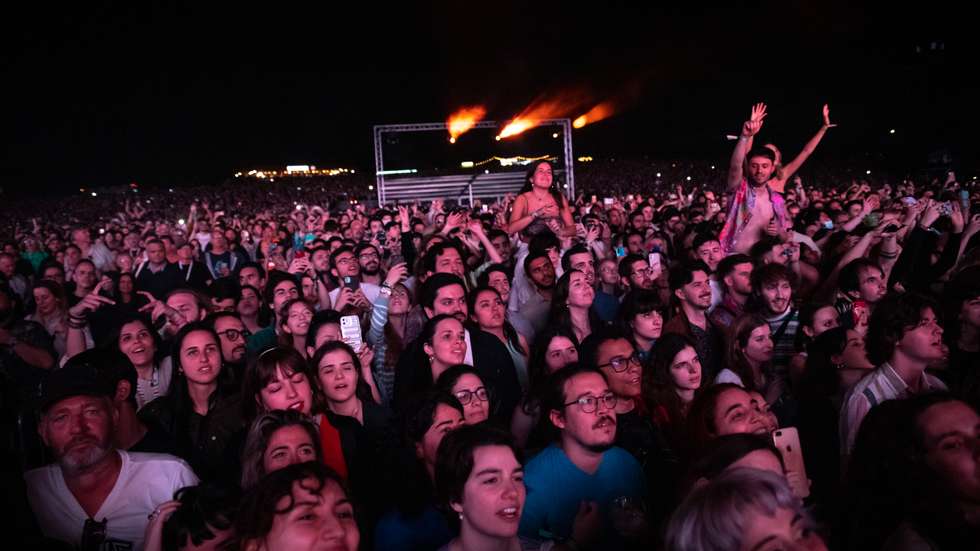 Na recomendação, a que a Lusa teve acesso, os eleitos do BE na Assembleia Municipal destacam que, este ano, o apoio do município ao festival "aumentou substancialmente" e que o cartão Porto. tem sido utilizado para "implementar medidas que permitam aos residentes do Porto aceder a vários serviços"