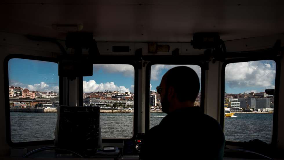 Transtejo, Margem Sul - Lisboa: Barco que faz a travessia do Rio Tejo entre Lisboa e Cacilhas, Seixal, Barreiro, Montijo