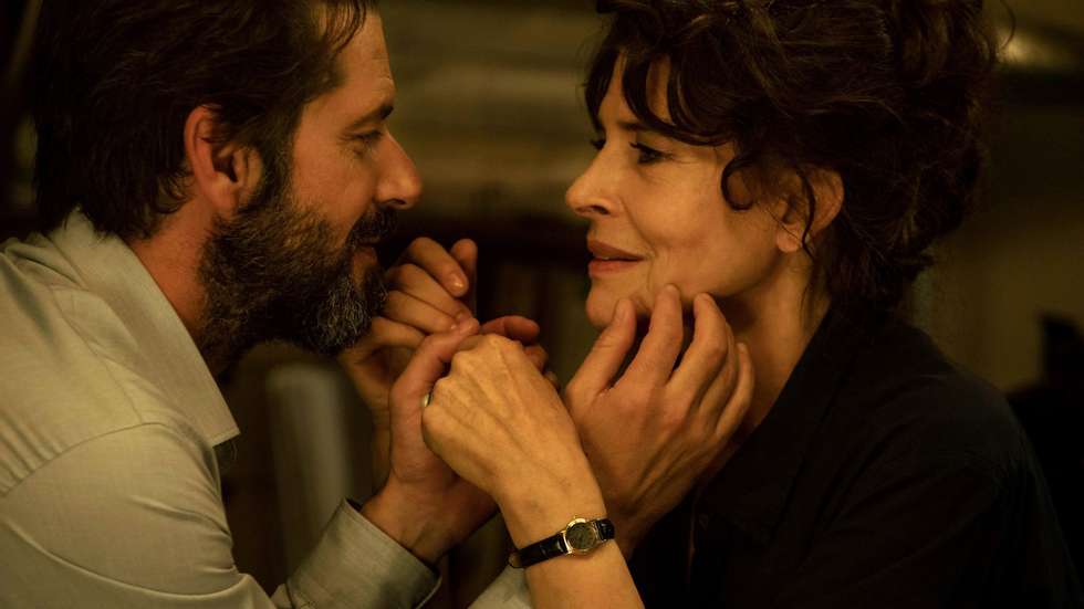 Melvil Poupaud e Fanny Ardant, amantes com 30 anos de diferença em &quot;Os Jovens Amantes&quot;