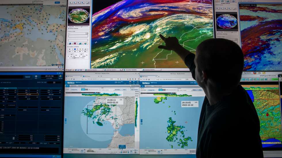 Reportagem no Instituto Português do Mar e da Atmosfera (IPMA): o Observador acompanhou uma noite de aviso laranja, a partir da sede do IPMA, em Lisboa. 12 de Dezembro de 2022 IPMA, Lisboa TOMÁS SILVA/OBSERVADOR