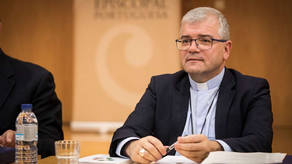 Abertura da Assembleia Plenária da CEP, que decorre de 17 a 20 de Abril em Fátima: Bispo D. José Ornelas, atual presidente da Conferência Episcopal Portuguesa (CEP), chega agora ao fim do primeiro mandato de três anos. Apesar de poder ser reeleito, tem surgido notícias que dão conta a sua alegada indisponibilidade para continuar no cargo. Durante os quatro dias de reunião plenária do episcopado, também serão eleitos os restantes membros do Conselho Permanente, e os presidentes das comissões Episcopais. D. José Cordeiro, arcebispo de Braga. 17 de Abril de 2023, Fátima TOMÁS SILVA/OBSERVADOR