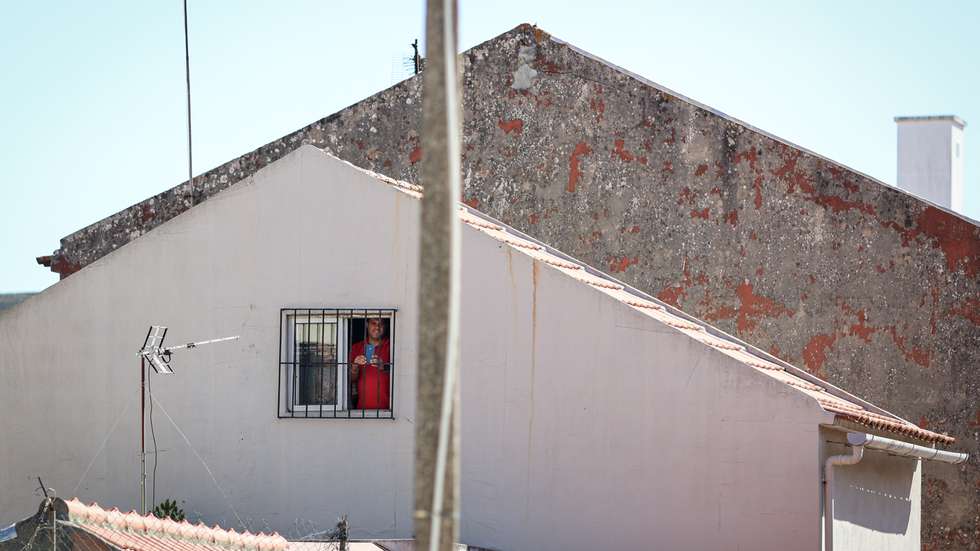Vítima de 31 anos não resistiu aos ferimentos infligidos na zona posterior do tórax, acabando por morrer no local