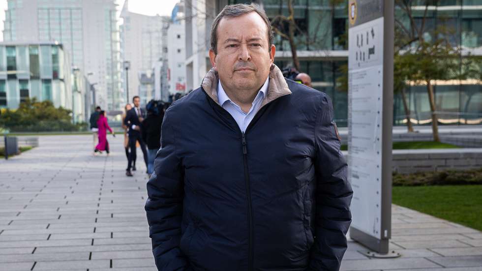 Vítor Escária vai ter que dar explicações ao Fisco e ao MP sobre a origem dos 75.800 euros que lhe foram apreendidos em São Bento