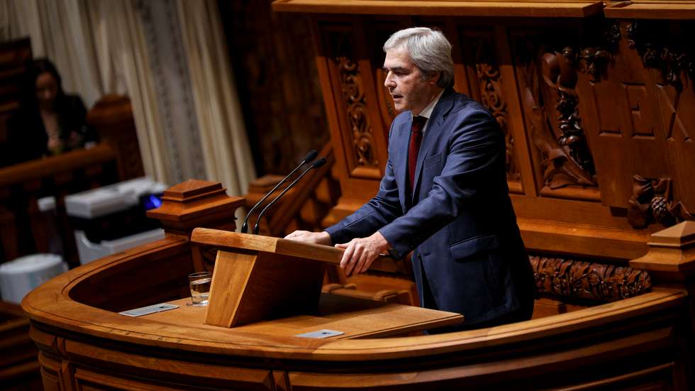 Eu lamento imenso ter esta quarta-feira de comunicar aos deputados e ao país que o valor que foi reportado pelo PS à NATO de 1,48% não é verdadeiro", acusou Nuno Melo
