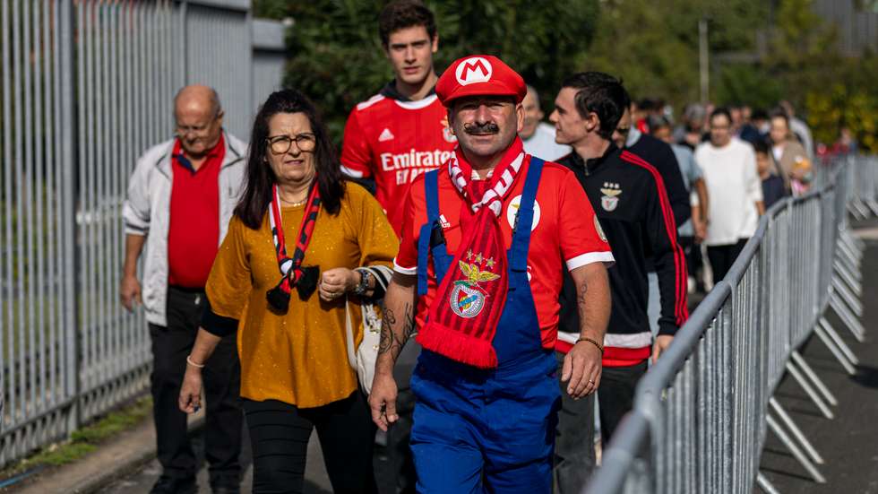 Super Mario voltou a ir votar à Luz como tinha acontecido na primeira volta, num dia em que até o tempo ajudou a bater um novo recorde