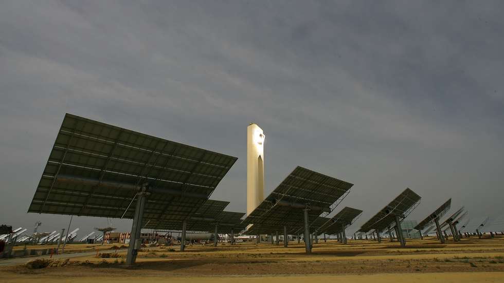 Solar Power Tower To Produce Enough Energy For 180,000 Homes