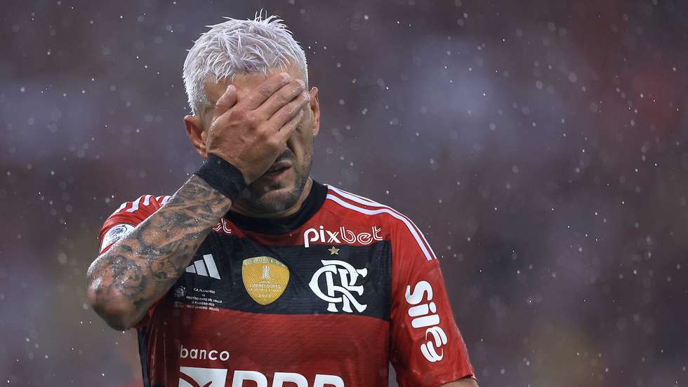 De Arrascaeta foi herói no tempo regulamentar ao marcar o único golo nos 120 minutos mas tornou-se vilão ao falhar o único penálti no desempate