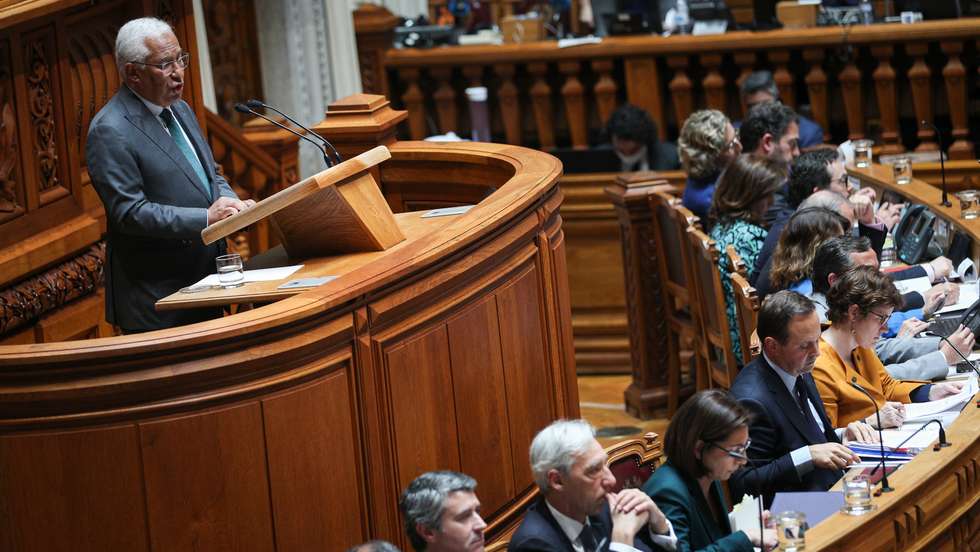 Início da discussão na generalidade da proposta de Lei n.º 4/XV/1.ª (GOV): Aprova o Orçamento do Estado para 2022, na Assembleia da República. O primeiro-ministro, António Costa com o Governo Lisboa, 28 de Abril de 2022. FILIPE AMORIM/OBSERVADOR