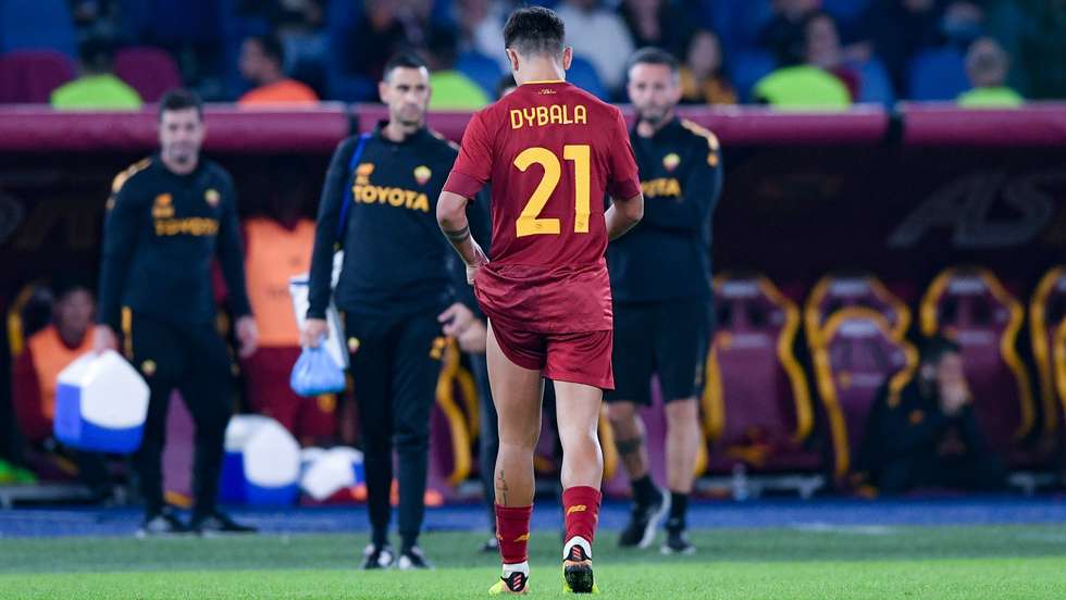 Dybala marcou pelo quinto jogo consecutivo, fez o 2-1 de grande penalidade mas lesionou-se quando bateu o castigo máximo