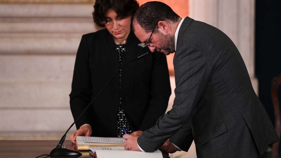 Cerimónia de tomada de posse do XXIII Governo Constitucional, no Palácio da Ajuda. O Presidente da República, Marcelo Rebelo de Sousa, deu posse ao Governo liderado pelo Primeiro-Ministro, António Costa. O Governo é composto por 17 ministros e 38 Secretários de Estado. Ministro da Educação João Costa Lisboa, 30 de Março de 2022. FILIPE AMORIM/OBSERVADOR