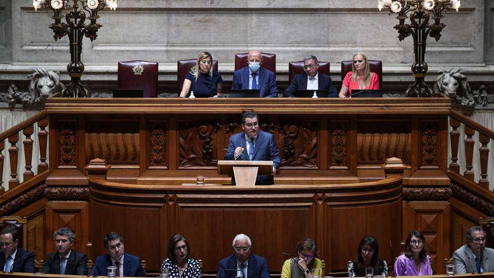 Sessão plenária na Assembleia da República, com a presença do Governo para o debate do estado da Nação. O lider parlamentar do Partido Social Democrata (PSD), Joaquim Miranda Sarmento Lisboa, 20 de Julho de 2022. FILIPE AMORIM/OBSERVADOR