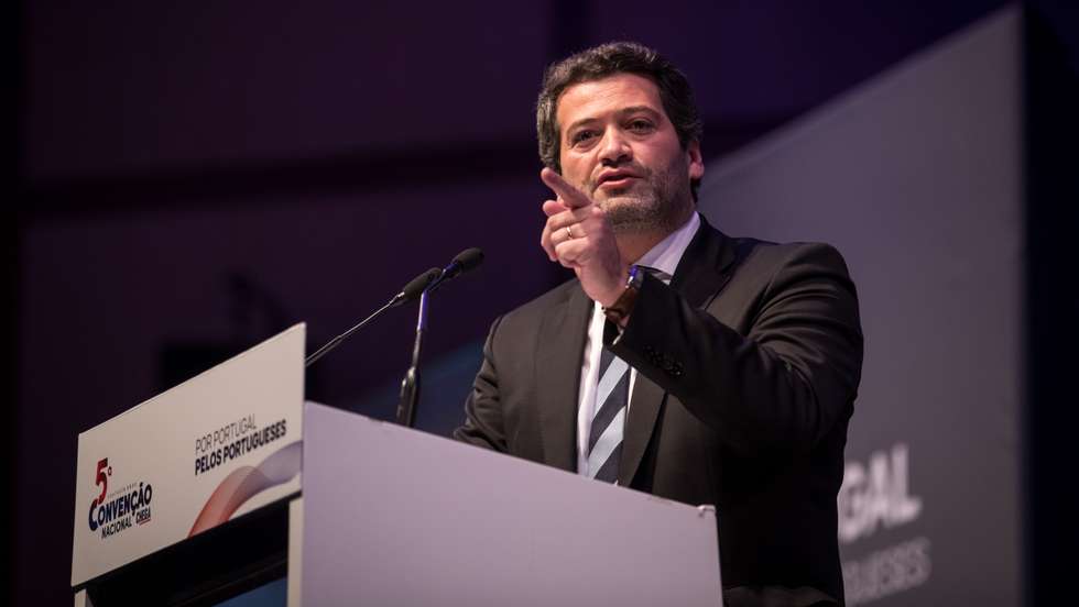 "Nós não podemos permitir que haja retalhistas com lucros na casa dos 200%, quando os portugueses dificilmente conseguem pagar o seu cabaz alimentar", defende André Ventura
