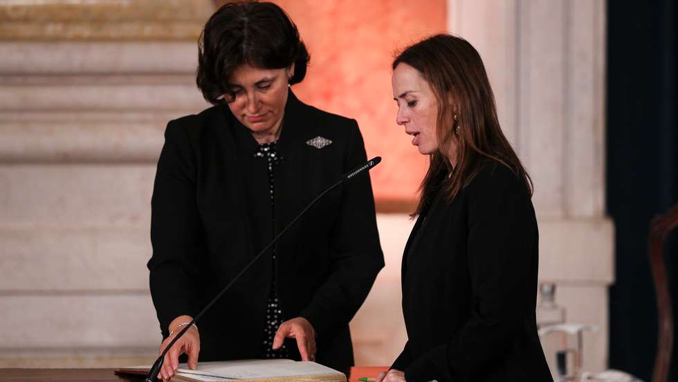 Cerimónia de tomada de posse do XXIII Governo Constitucional, no Palácio da Ajuda. O Presidente da República, Marcelo Rebelo de Sousa, deu posse ao Governo liderado pelo Primeiro-Ministro, António Costa. O Governo é composto por 17 ministros e 38 Secretários de Estado. Sara Guerreiro (Secretário de Estado da Igualdade e Migrações) Lisboa, 30 de Março de 2022. FILIPE AMORIM/OBSERVADOR