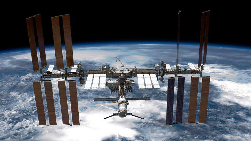 Space Shuttle Endeavour Makes Last Trip To ISS Under Command Of Astronaut Mark Kelly