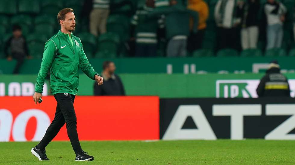 João Pereira começou percurso como treinador principal do Sporting com uma goleada frente ao Amarante mas perdeu depois com Arsenal e Santa Clara