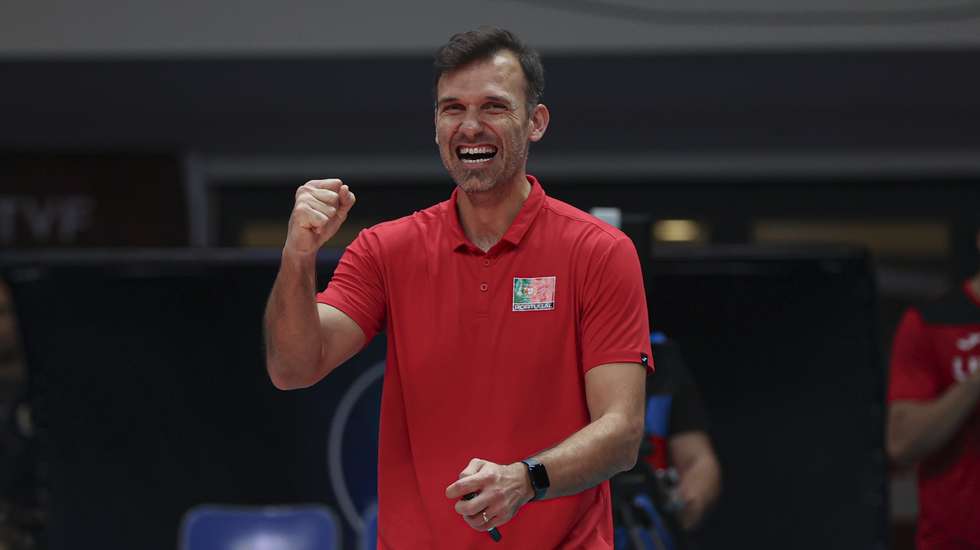 João José, selecionador que esteve como jogador na última geração de ouro de Portugal, festejou a primeira vitória de Portugal no arranque de um Europeu