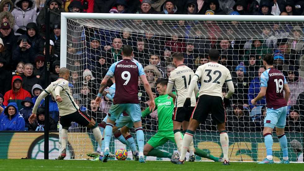 Fabinho fez assim o único golo da vitória do Liverpool frente ao Burnley