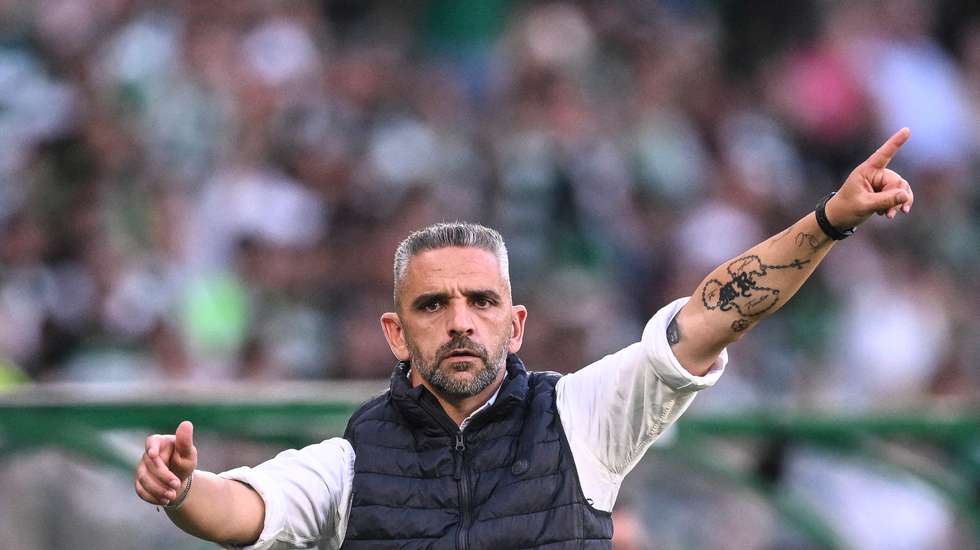 Rui Borges chegou ao Sporting na 16.ª jornada, estreou-se num dérbi frente ao Benfica a ganhar e sagrou-se campeão sem derrotas (13 vitórias e seis empates)