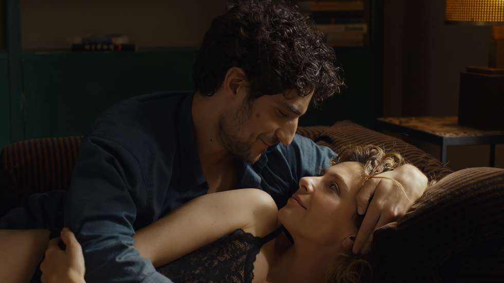Louis Garrel e Jasmine Trinca em “Succederà questa notte”