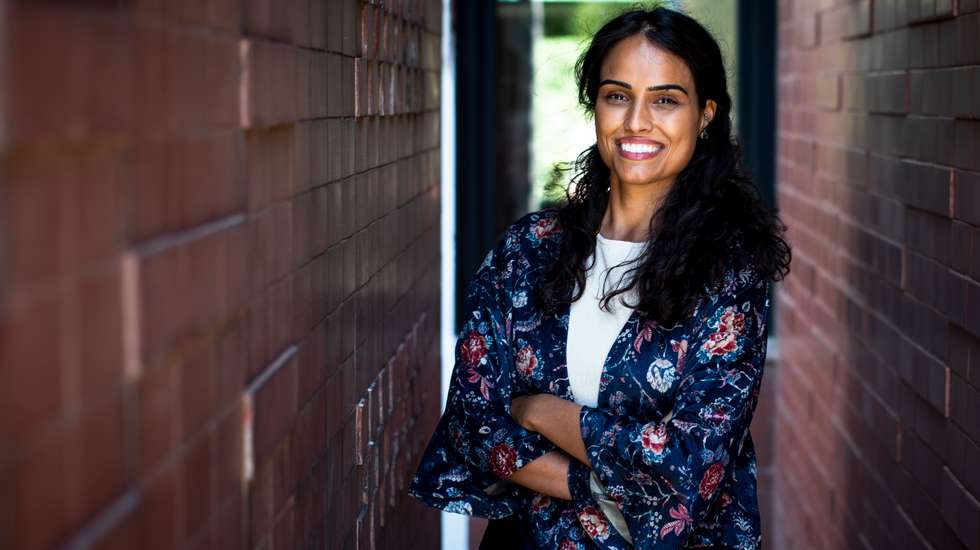 Sara Silva Pereira licenciou-se em Ciência Biomédicas no King 's College, em Londres, doutorou-se em Parasitologia Veterinária na Universidade de Liverpool e já fez investigação no Quénia e no Brasil