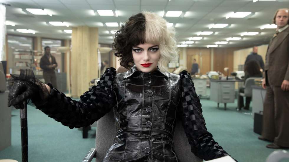 "Não conseguiria interpretar esta personagem se a visse como maléfica", diz-nos Emma Stone sobre Cruella de Vil