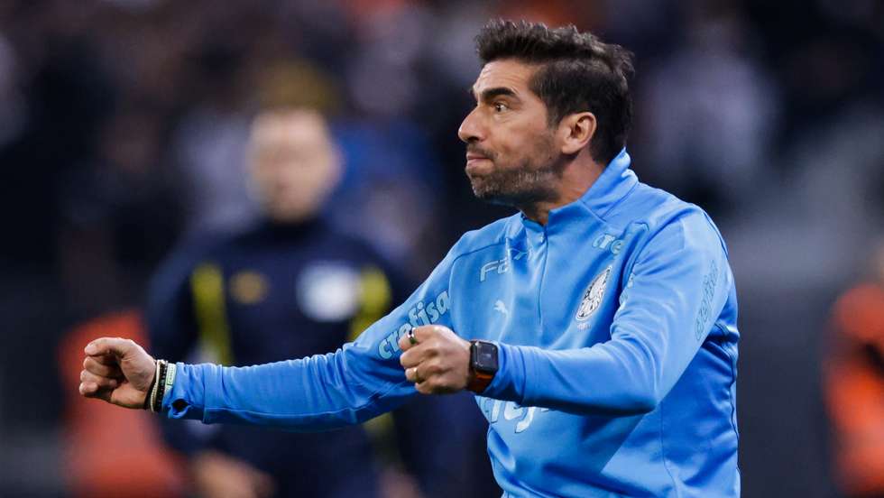 Abel Ferreira consentiu apenas duas derrotas ao longo de 34 jornadas do Campeonato, somando ainda mais 21 vitórias e 11 empates