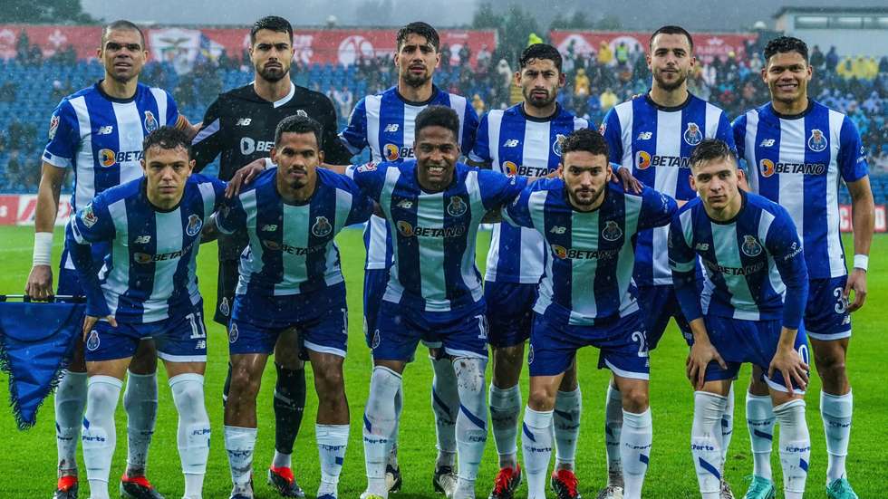 Sérgio Conceição voltou a apostar no mesmo onze frente ao Santa Clara e, sendo um jogo da Taça de Portugal, até Diogo Costa entrou de início