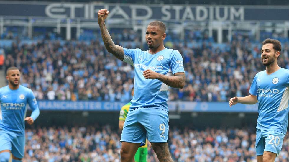 O avançado brasileiro realizou uma exibição muito positiva, registando três assistências em cinco golos marcados pelo City