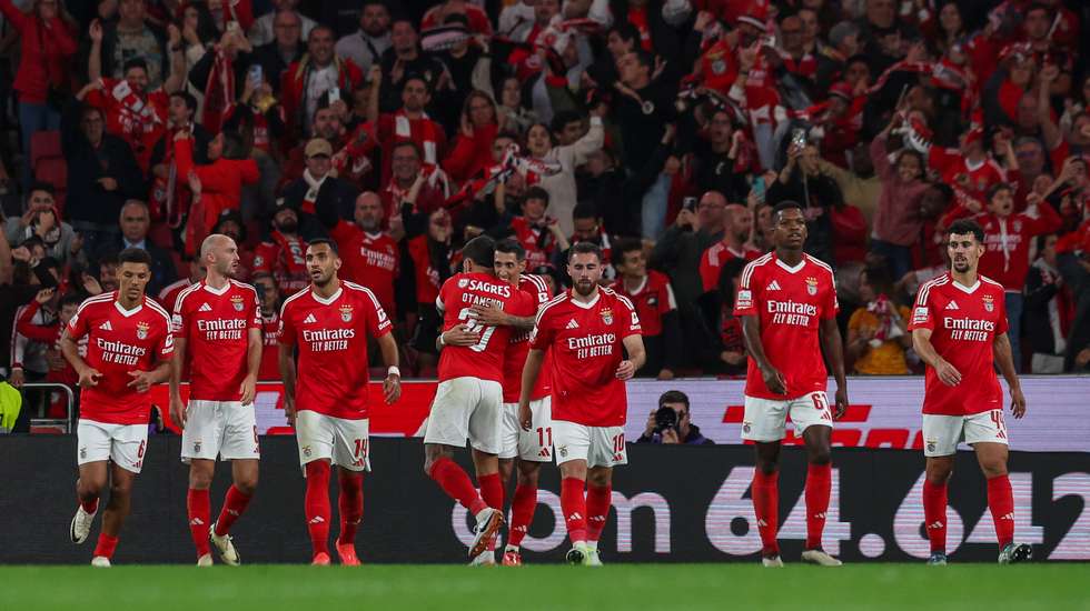Os encarnados estão agora a dois pontos dos dragões, sendo que têm menos um jogo