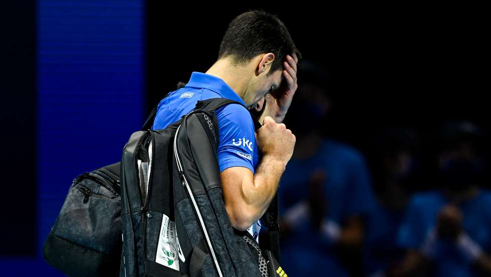 "Hoje exerci o meu poder de cancelar o visto detido pelo Sr. Novak Djokovic por razões de saúde e de boa ordem, com base no interesse público", disse esta sexta-feira o ministro australiano da Imigração