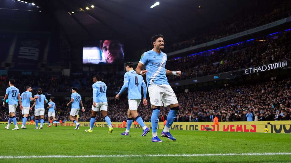 Omar Marmoush marcou dois dos três golos da equipa de Pep Guardiola