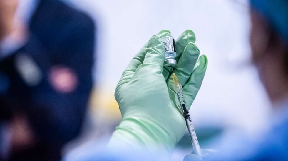 Nurse prepares a vaccination shot against Covid-19.