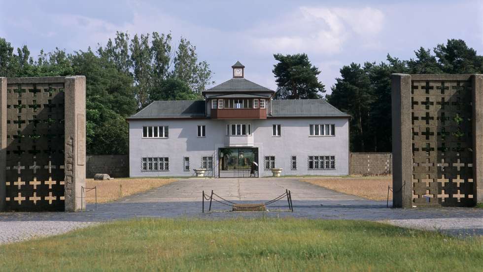 Germany, Brandenburg, Oranienburg: EntranceBuilding to the concentration camp (KZ) Sachsenhausen.